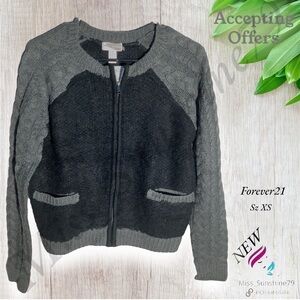 Forever21 NEW - Sz XS - black / Charcoal zipper Sweater chunky knit with pocket